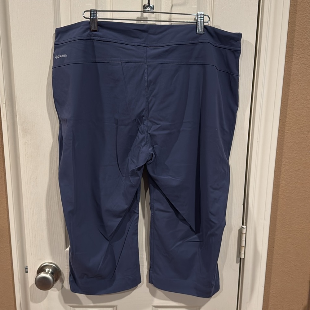 Columbia Blue Activewear/Hiking Capri/Cropped Pants. Sz 16 - Picture 6 of 7